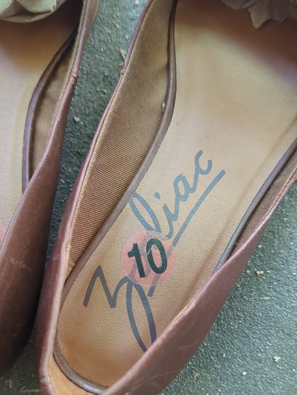 Zodiac women’s Brown leather Pointed Toe Slip-On Flats casual sz 10 - Picture 2 of 8